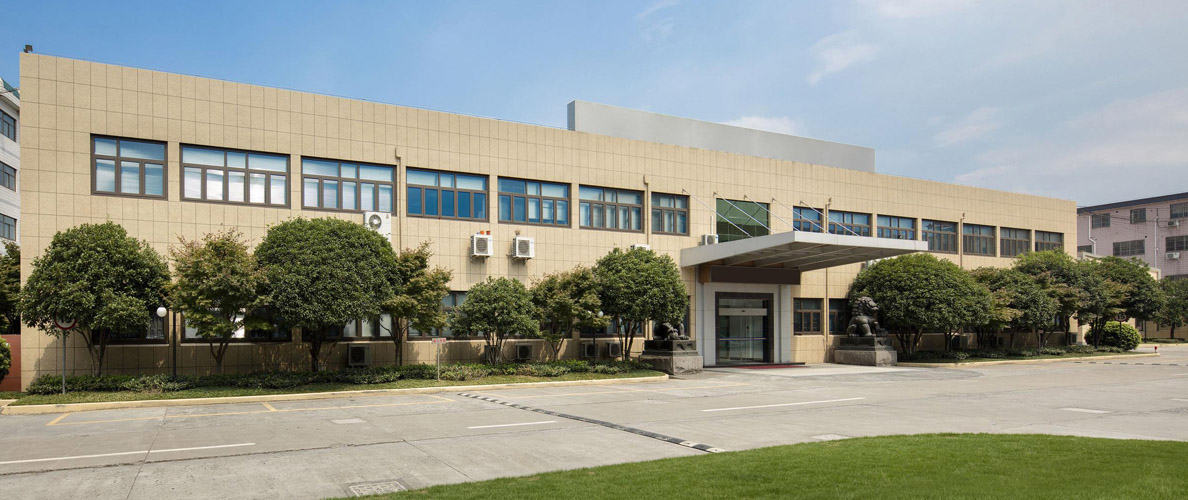 凱澤金屬主營(yíng)產(chǎn)品有：鈦靶,鉻靶,鋯靶,鎳靶,鈦鋁靶,鈦絲,鈦鍛件,鈦加工件,鈦塊,鈦法蘭,鈦靶材,鈦靶塊,高純鈦靶,鈦板靶,鈦管靶,鈦平面靶,鉻靶材,鉻旋轉(zhuǎn)靶,鋯靶塊,鋯管靶,鎳靶材,鎳靶塊,鈦鋁靶材,鈦鋁靶塊,鈦合金絲,TA1鈦絲,TC4鈦絲,鈦合金鍛件,TC4鈦鍛件,TC11鈦鍛件,鈦合金加工件,鈦合金異形件,鈦異形加工件,TC4鈦加工件,鈦合金方塊,鈦方塊,鈦合金法蘭,TA1鈦法蘭,TA2鈦法蘭,TC4鈦法蘭,鈦螺絲,鈦合金棒,鈦合金板,鈦合金管,鈦環(huán),
鈦管件,鈦合金餅等，庫(kù)存充足，規(guī)格齊全，支持現(xiàn)貨或定制